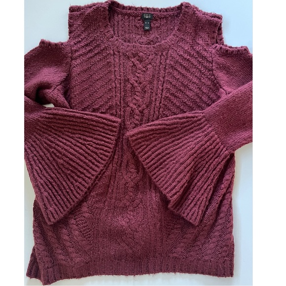 G.I.L.I Women’s Wine Bell Sleeve Cold Shoulder Cable Knit Sweater Size XL - Picture 7 of 9
